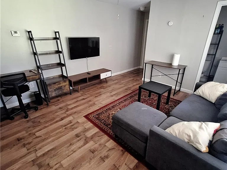 818-2 Ethelored St — Photo 4