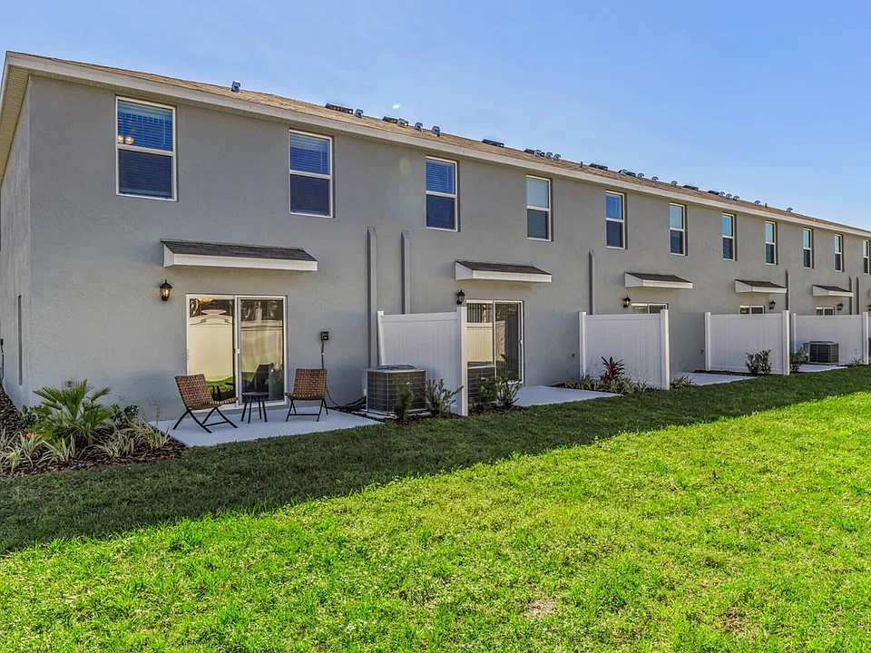 Laurel Lakes Townhomes