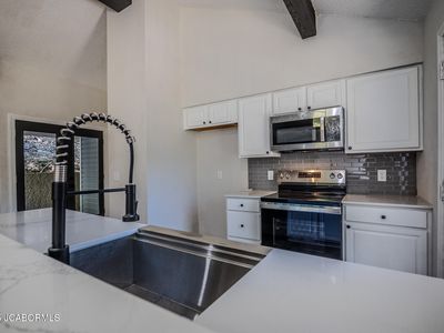 1212 Sweetwater Dr, Lake Ozark, MO, 65049