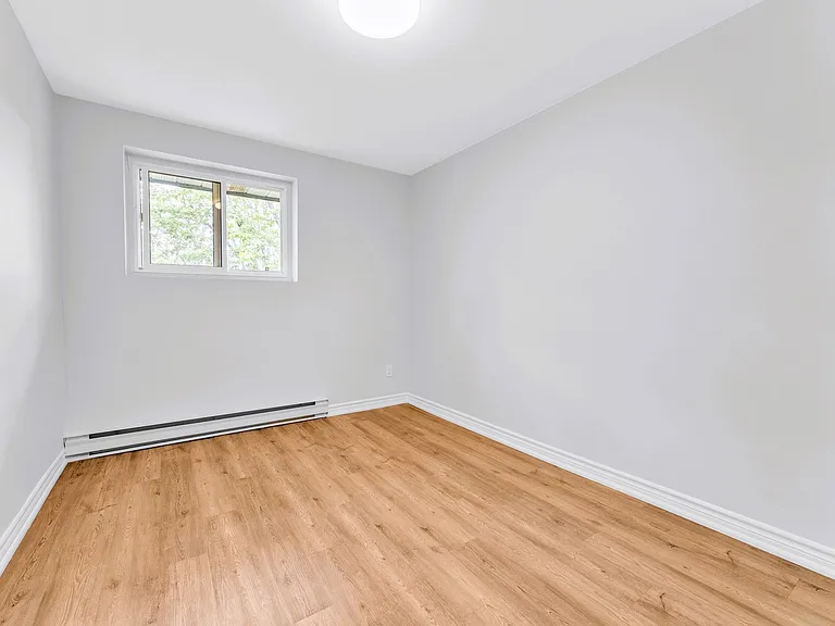 810 Castell Rd — Photo 16
