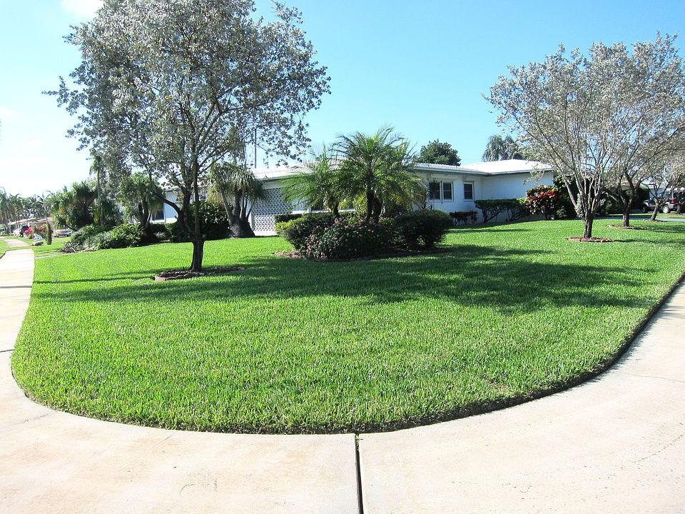 1st image of 420 N Highland Dr