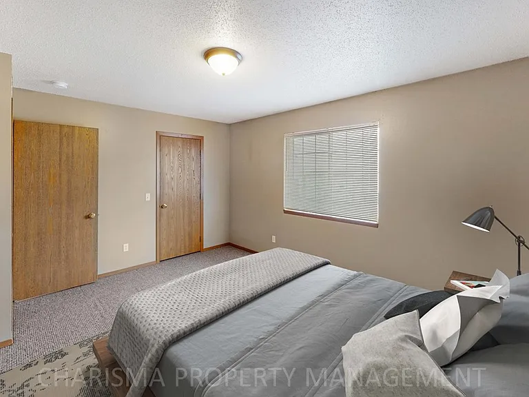 Teakwood Apartments — Photo 33