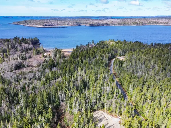 62 Yoho Head Road, Machiasport, ME 04655