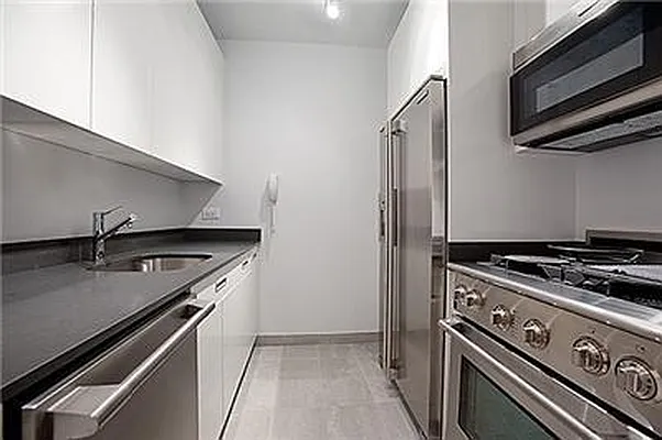 Rented by Living New York | media 22