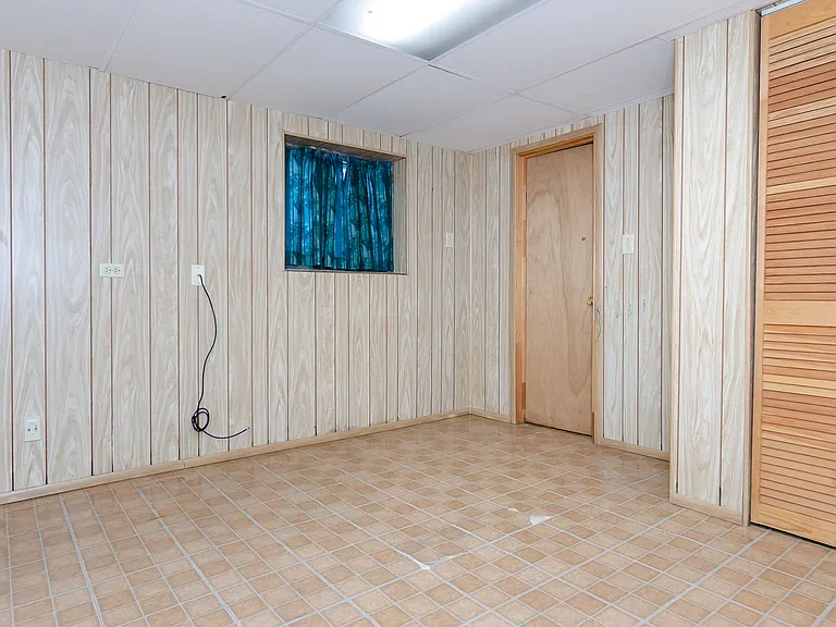1033 Hayes Ave — Photo 31
