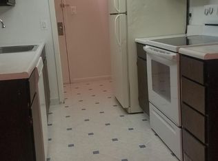 2216 Castle Rock Sq APT 1B, Reston, VA 20191