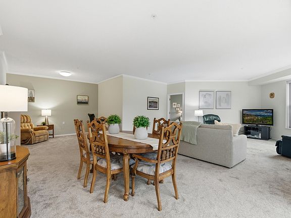 2nd image of 600 Greenhaven Dr APT 213