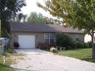 195 Walnut St, Weston, MO 64098