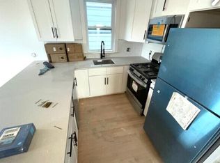 247 Chelsea St #3L, Boston, MA 02128