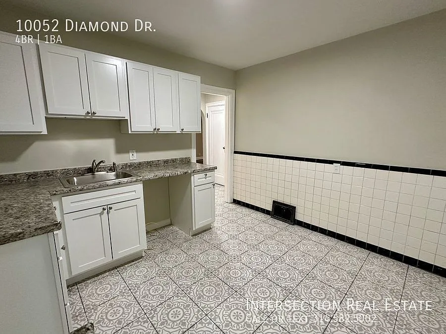 Completely Renovated 4bd/1ba Riverview Home — Photo 4
