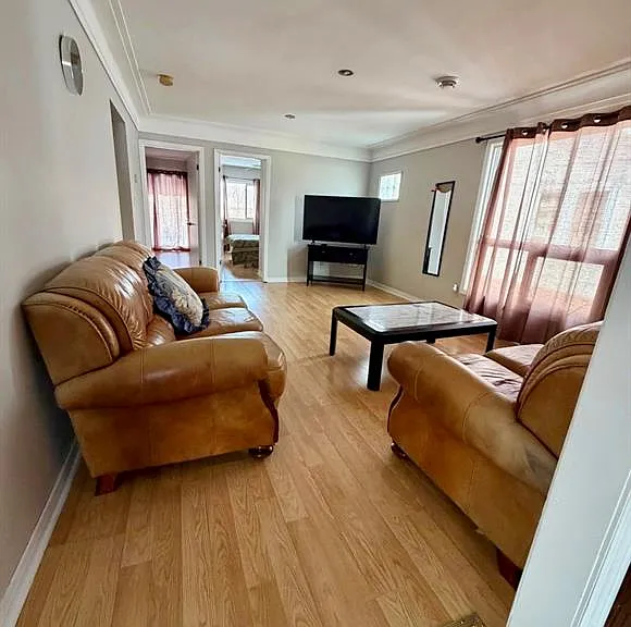 745 Cataraqui St — Photo 2
