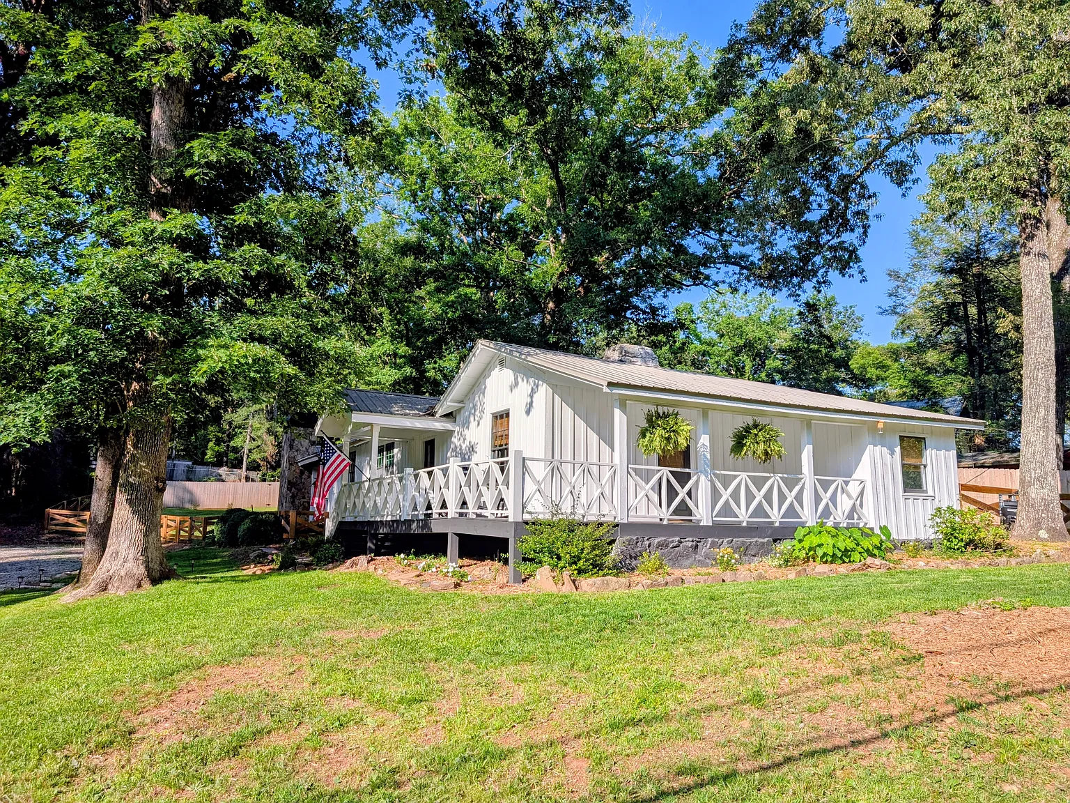 3 bed, 1323 sqft, $4,000 — Photo 4