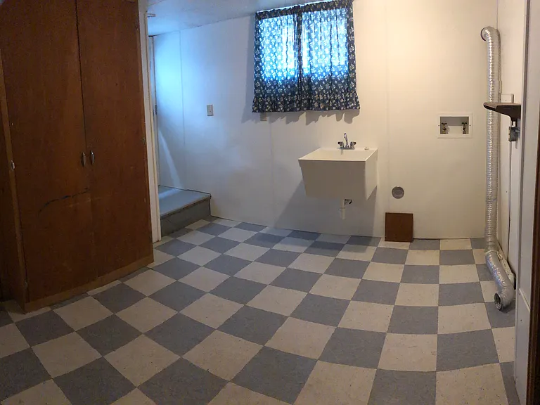 123 9th St — Photo 3