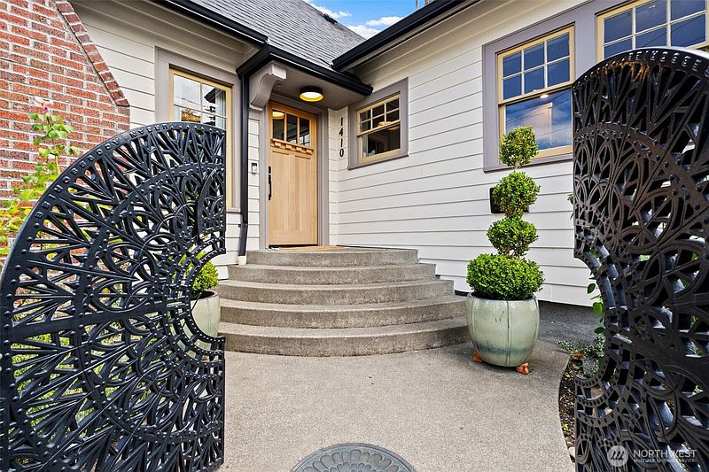 3rd image of 1410 Division Avenue