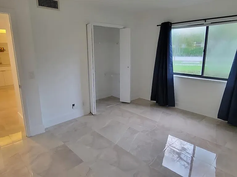 409 Lakeview Dr #104 — Photo 5