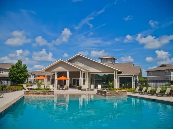 The Manor Homes of Eagle Glen