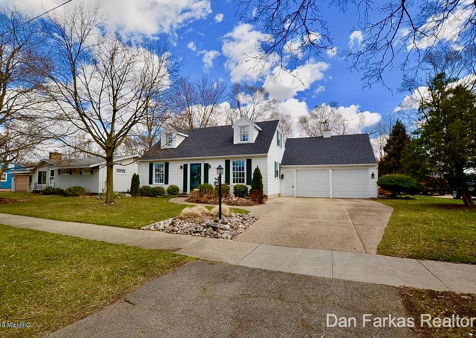 1st image of 4540 Miramar Ave NE