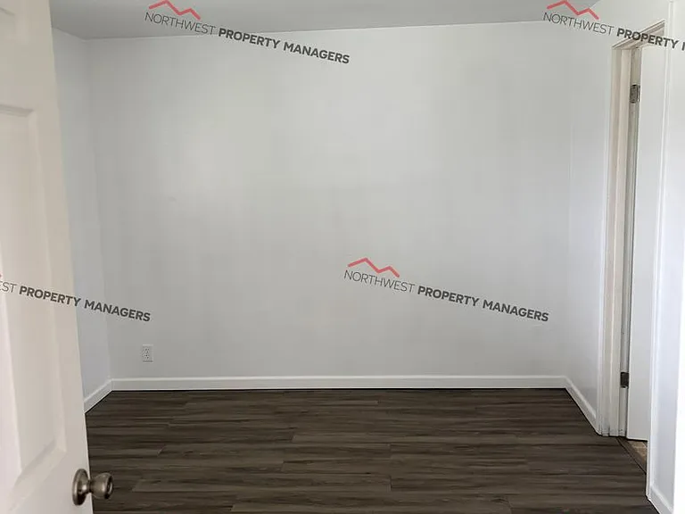 8814 Wadsworth St SW — Photo 12