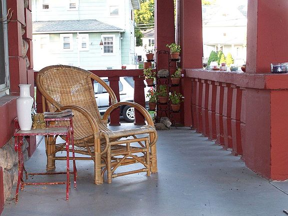 Wrap around porch-front