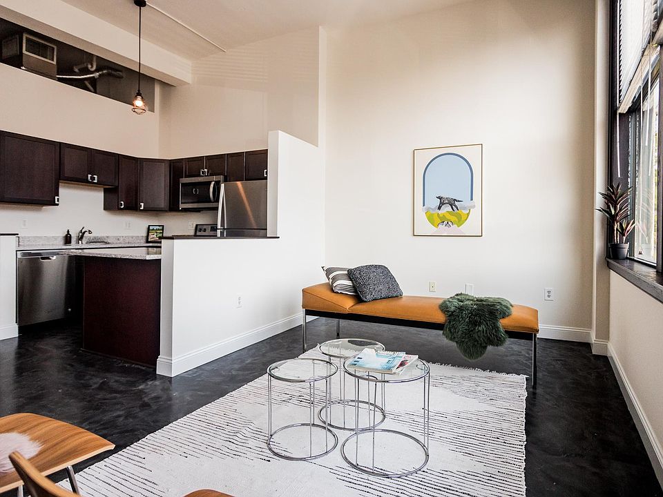 1st image of 4600 Woodward Ave APT 305