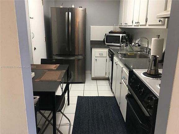 3rd image of 1251 NE 108th St APT 525