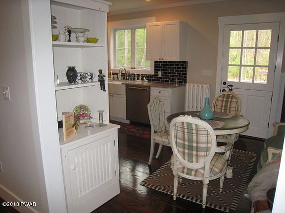 4th image of 5 Bluestone Dr
