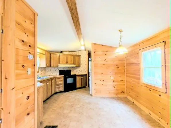 563 King Street, Oxford, ME 04270