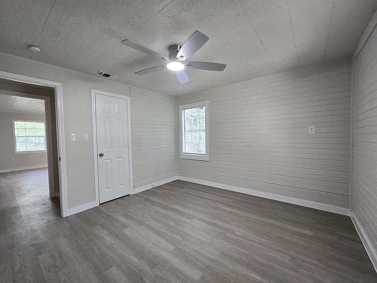 299 Francis St — Photo 18