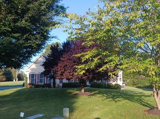 14 Huntingdon Ct, Upper Chichester, PA 19061