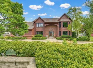 13645 W Maria Dr, New Berlin, WI 53151