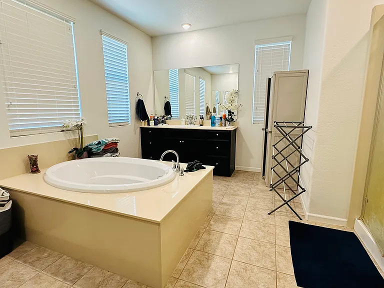 1569 Furtado Gln — Photo 9