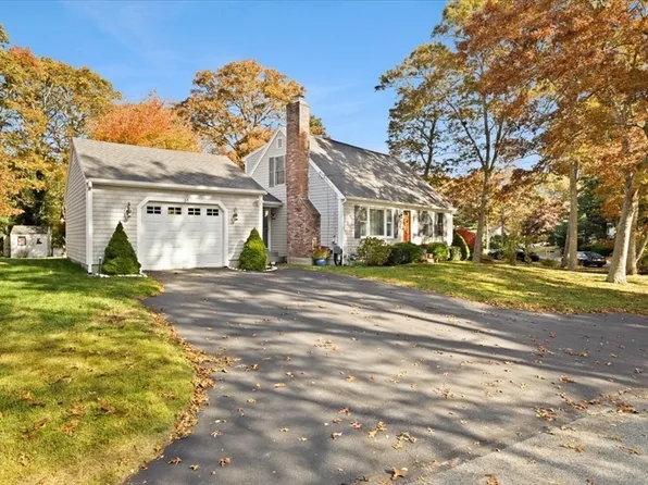 20 Carlton Rd, Bourne, MA 02532