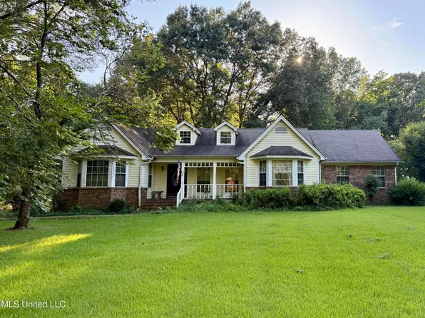 319 W Sweetwater Rd, Byhalia, MS 38611