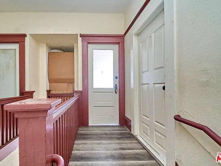 1347 Valencia St — Photo 27