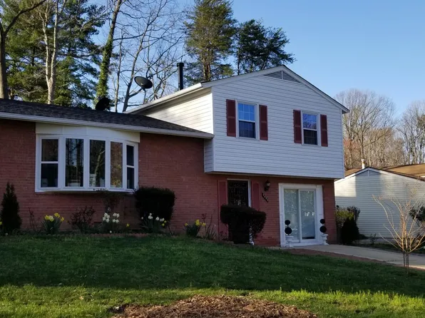 9005 Andromeda Dr, Burke, VA 22015