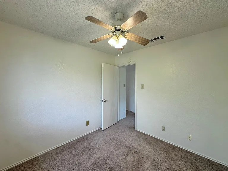 2312 Silverhill Dr — Photo 28