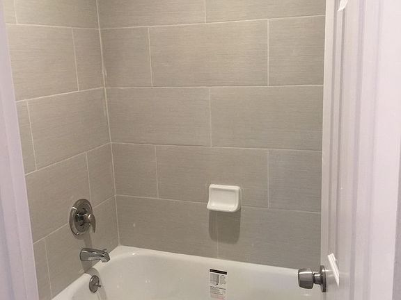 5th image of 3511 42nd St APT 06