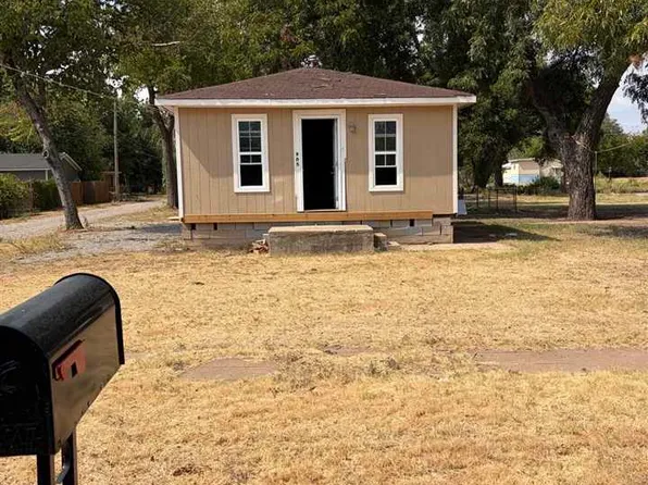 905 SW 3rd St, Lawton, OK 73501