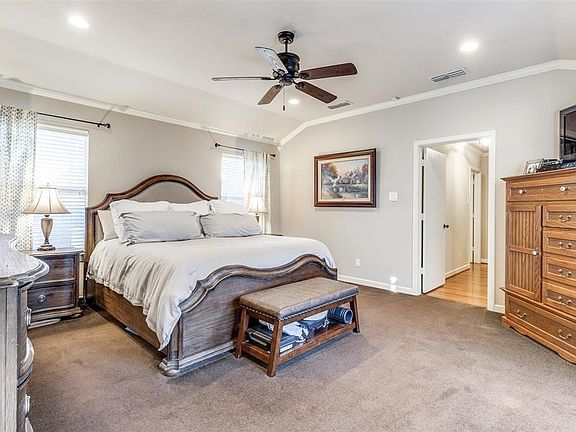 5th image of 3941 Valley Ridge Rd