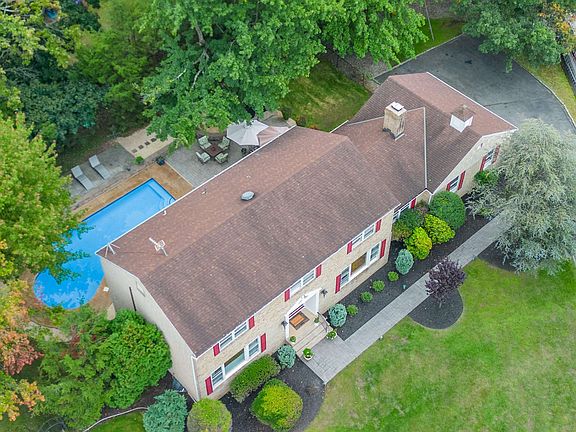 2nd image of 14 Alicia Ct