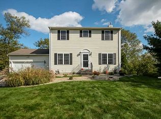 39 Fieldstone Dr, Coventry, RI 02816