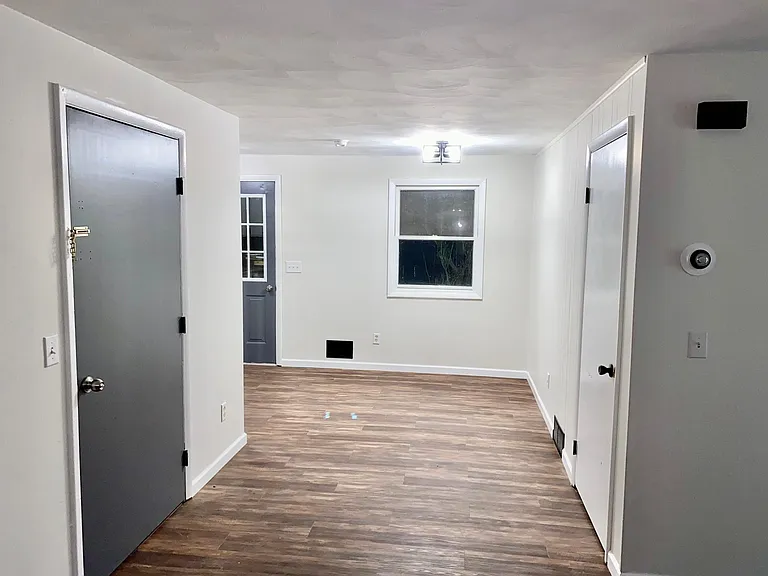 3003 Lake Rd #5 — Photo 5
