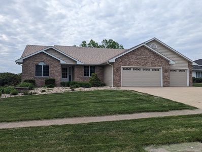 907 Indian Pkwy, Winnebago, IL, 61088