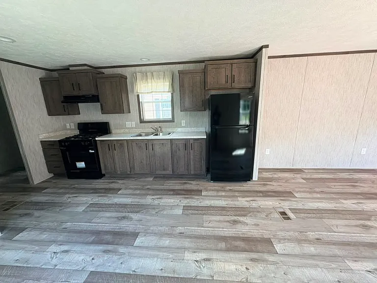 156 Shenango Park Rd #77 — Photo 2