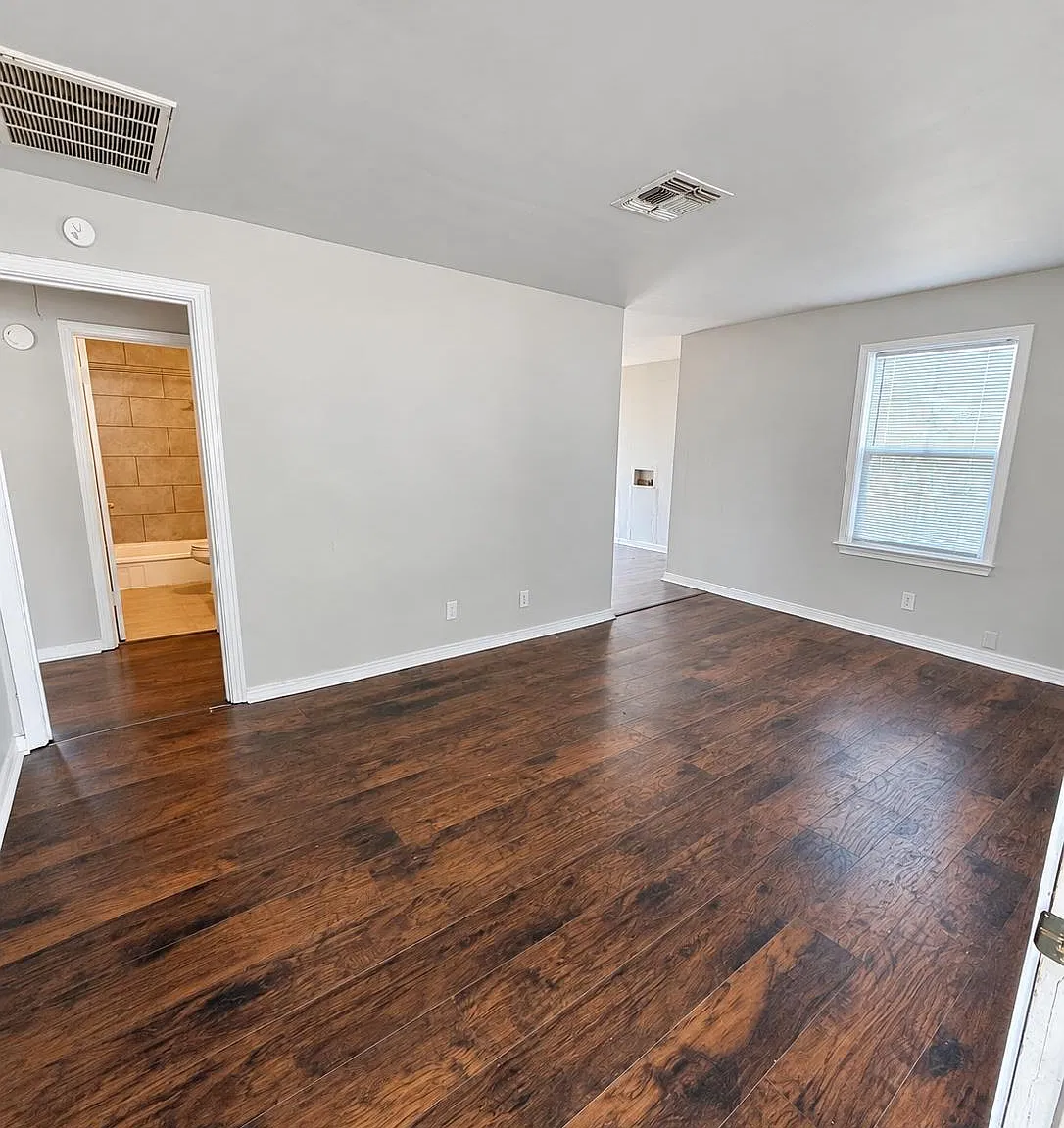 2 bed, 1.0 bath, 768 sqft, $1,025 — Photo 4