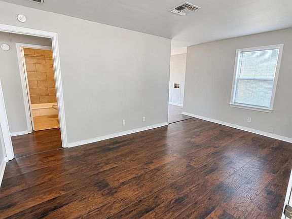 4th image of 2919 Featherston Ave