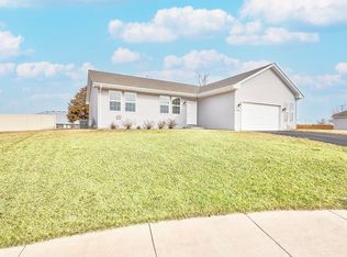 6814 Tupelo Rd, Loves Park, IL 61111