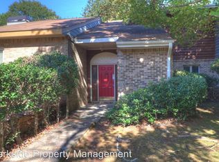 1562 Circlestone Dr, Stone Mountain, GA 30088