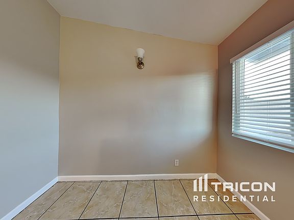 5th image of 696 E Christie St
