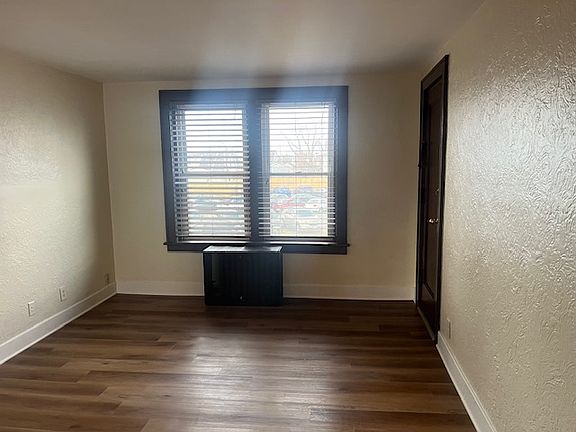 3rd image of 1034 Kenmore Ave APT 11